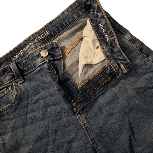 American Eagle Outfitters Relaxed Fit Dark Blue Jeans - Picture 2 of 3